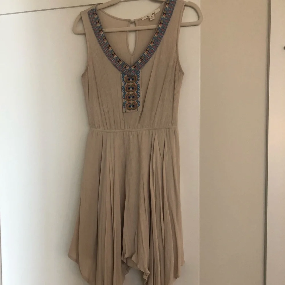 Dress - Picture 2 of 3